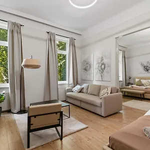 Apartment Stylish Apartment, Next To Schloss Belvedere, Vienna